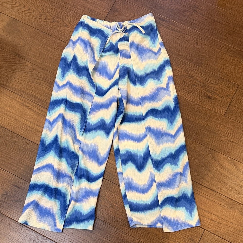 Zara Girls Blue and White Wave Pattern Resort Pants Size 10 C3-027